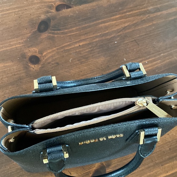 Michael Kors tote - Picture 3 of 5